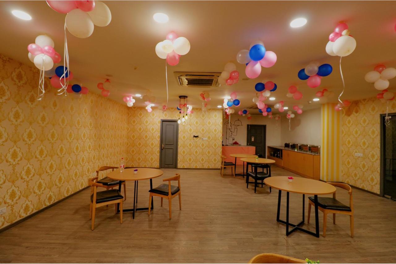Fabhotel Chattarpur Enclave 뉴델리 외부 사진